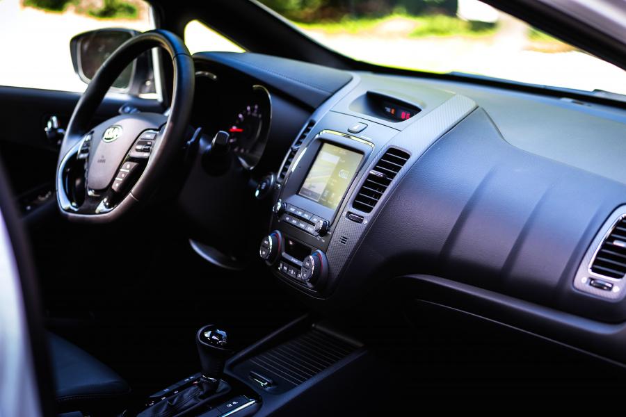 Торпедо Kia Forte5 2016 года  (фото 26 из 37)